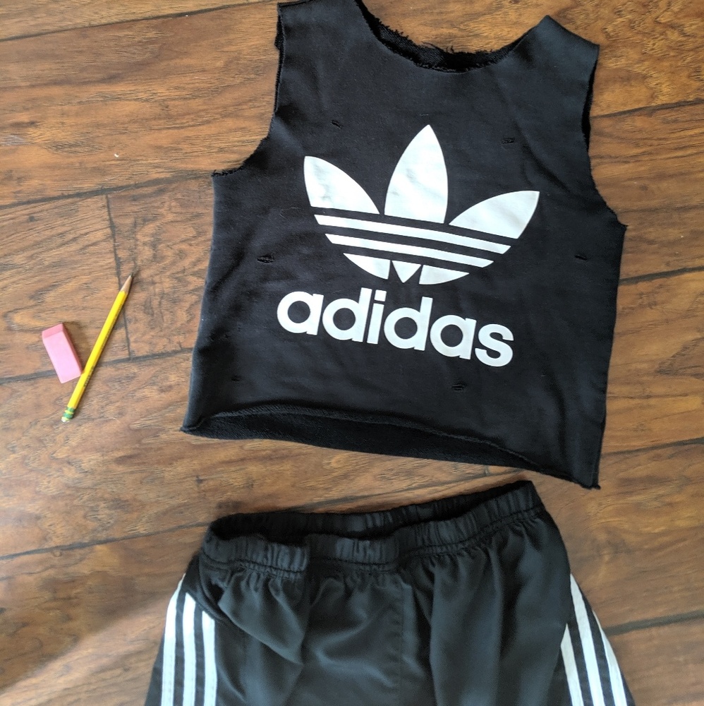 Adidas custom cut off crop top - Picture 2 of 3